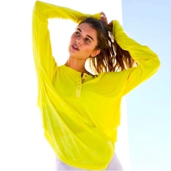 NWT Free People Movement Twice As Nice Henley in lemon verbena. Size X-Small - Picture 1 of 10